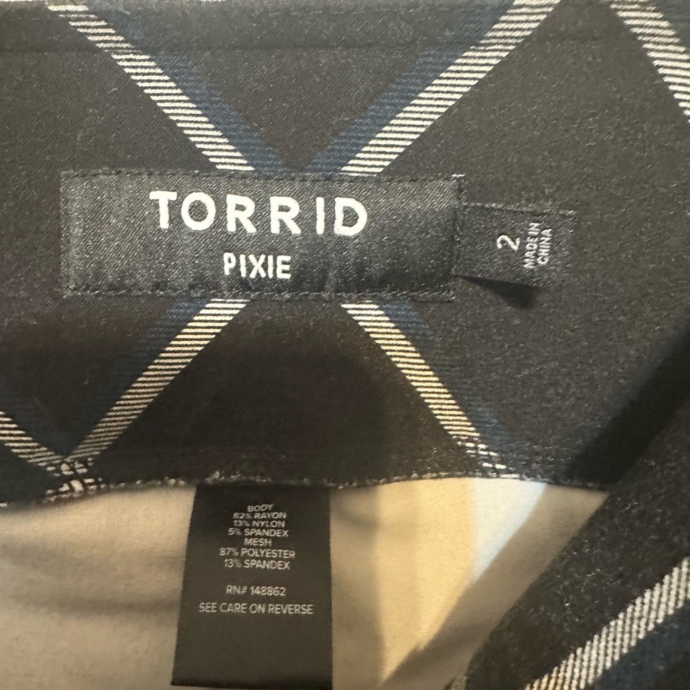 Torrid Pixie Strechy Pants - image 4